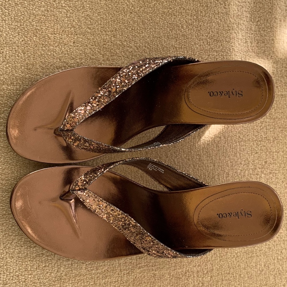 Style & Co. women’s Brown Glittery Sandals, size 7